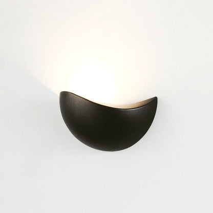 Minimalist Half-Round Nordic LED Wall Light Boldenn